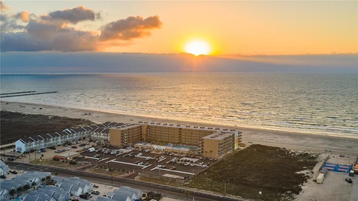 Image 4: ENJOY THIS SUNRISE FROM YOUR BALCONY