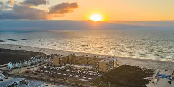 Image 4: ENJOY THIS SUNRISE FROM YOUR BALCONY