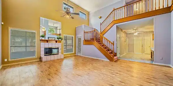 Image 4: Living room