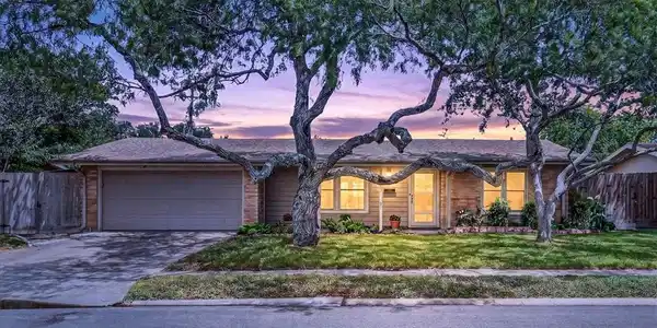 946 Carmel Parkway
