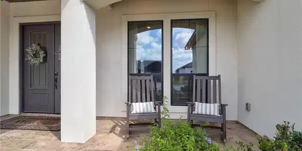 Image 4: Front Porch