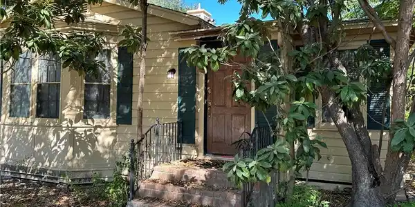 3102 Topeka Street