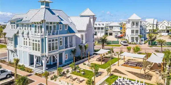 100 Moonsail Lane