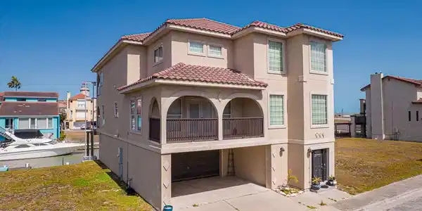 718 Crown Harbor Drive