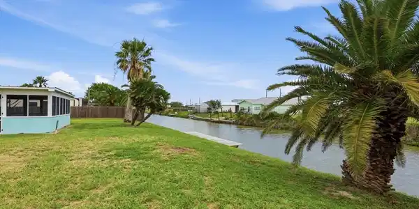 217 W Pompano