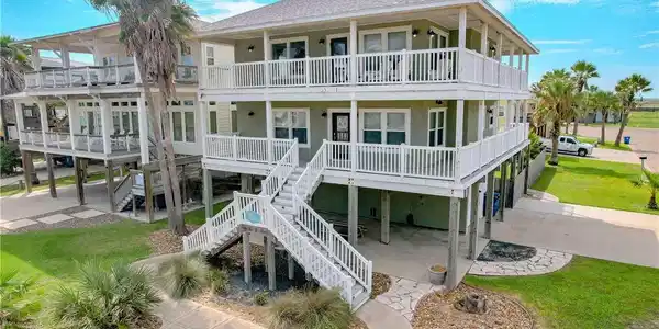 820 Parkplace