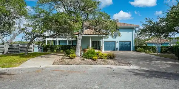 2301 Lakeside Court