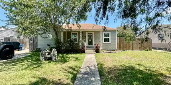 1242 Cambridge Drive
