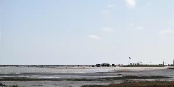 Image 3: close to kitesurfing launch