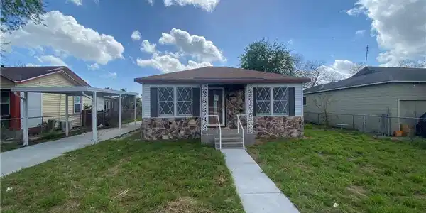 1002 Nandina Drive