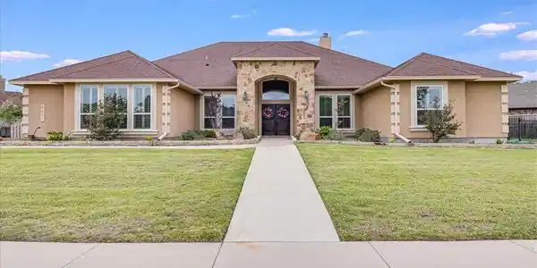 6241 Lago Vista Drive