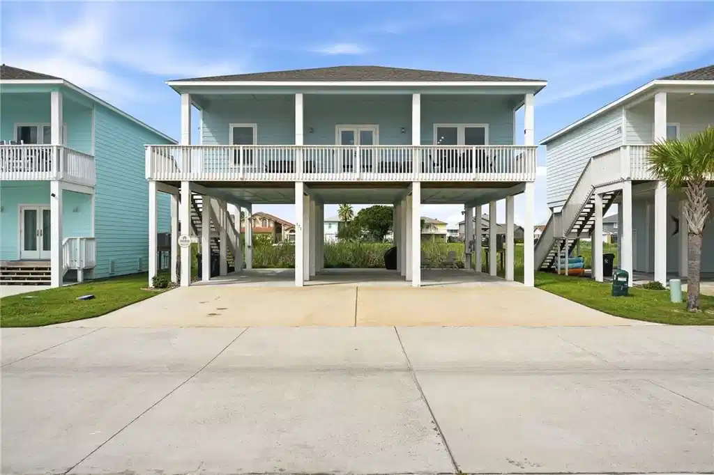 Image 1: 171 PARADISE
ROCKPORT TX
