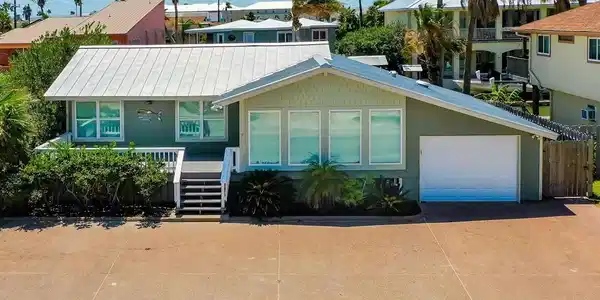 1853 Bay Shore Drive