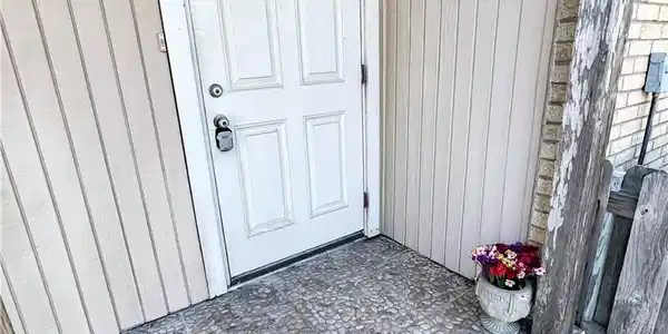 Image 4: Welcome Home!