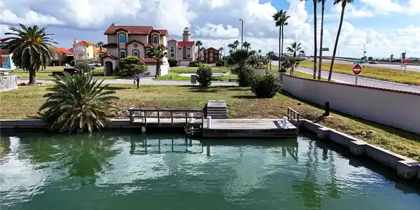 701 Crown Harbor