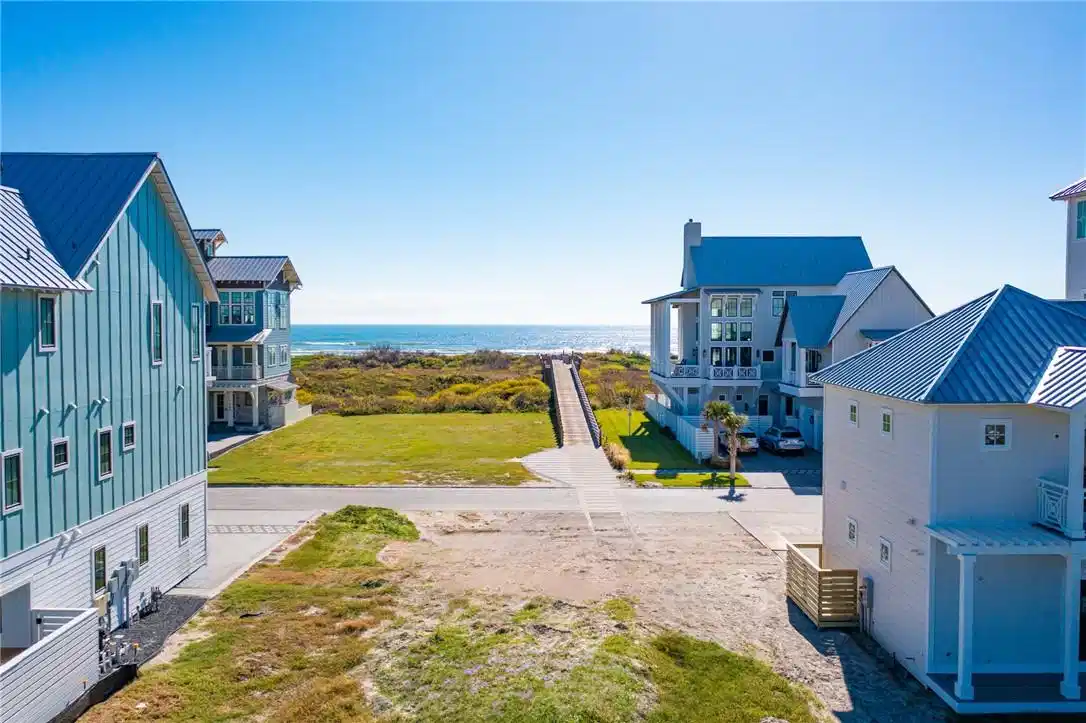 Image 1: Ideal Silverleaf location in Sunflower Beach!