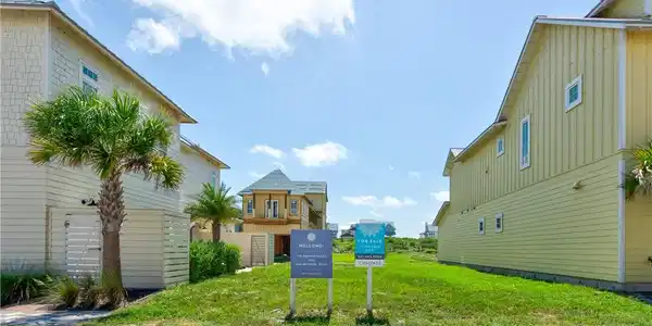 Image 2: View of lot from Sunrise