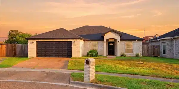6906 Windy Cove Circle