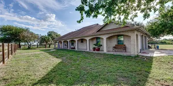 2745 Debra Lane
