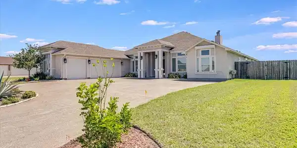 2542 Pacific View