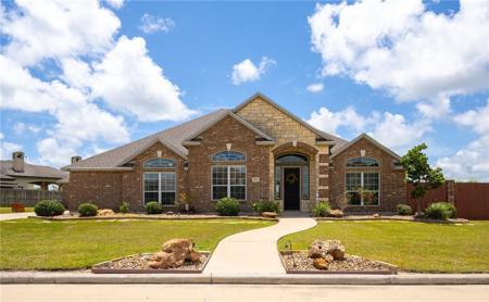 8402 Lago Vista Drive