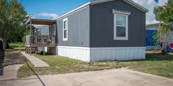 645 Sandy Oaks Drive