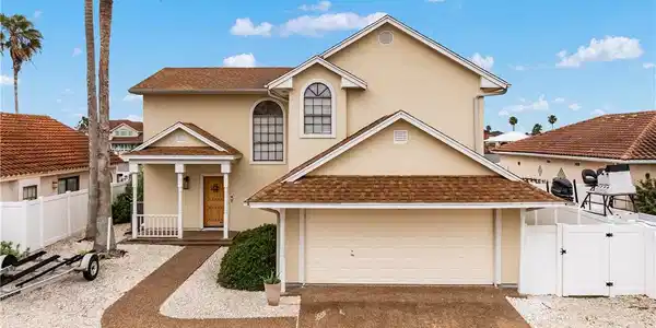 13901 Eaglesnest Bay Drive