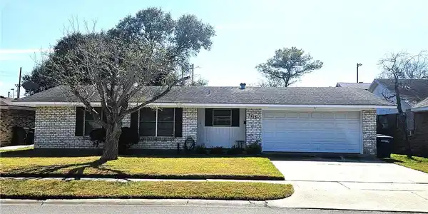 3713 Bentwood