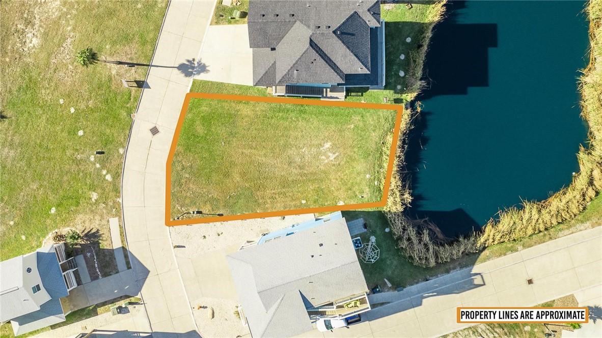 Image 4: Lakefront and Beach Views once built up!