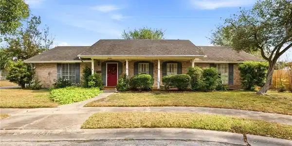 6410 Clearlake Circle