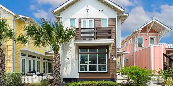 Image 2: Highly desirable 2/2.5 Floorplan