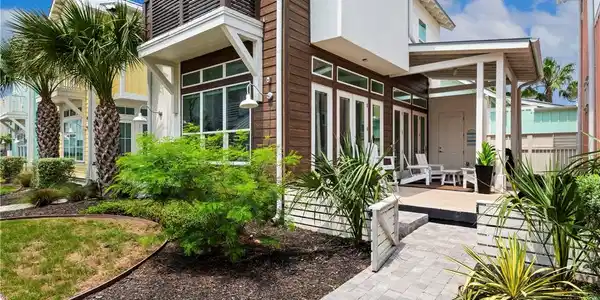Image 4: Large exterior patio extends living space