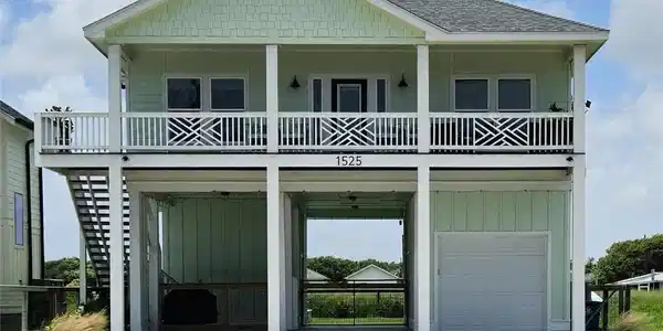 1525 S Live Oak Street