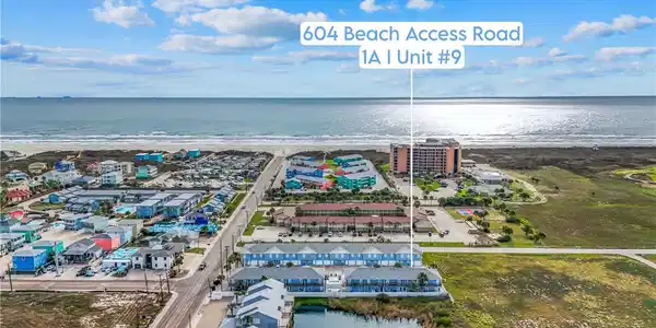Image 2: Walk to the beach or pull the golfcart out of the