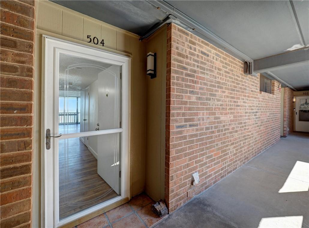 Image 4: Welcome to Unit 504