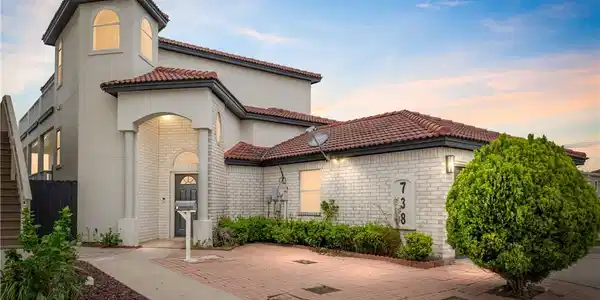 738 Crown Harbor
