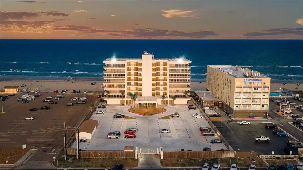 Image 1: WELCOME TO Portofino Condominums - Beach front com