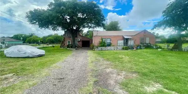 810 Military Drive