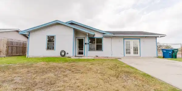 1401 Barcelona Drive