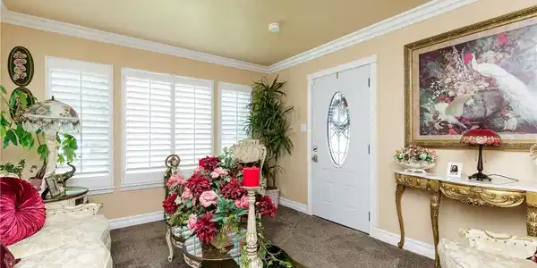 Image 4: Living Room view of entrance