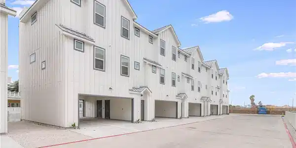603 E Avenue G