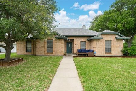 2011 Oak Leaf Drive