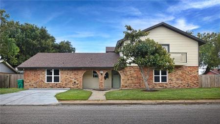 1639 W Palm