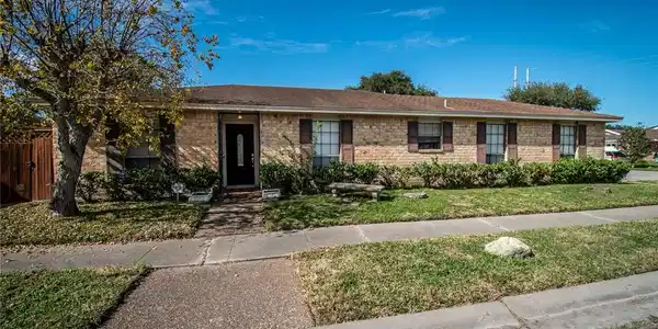 2613 Camargo Drive