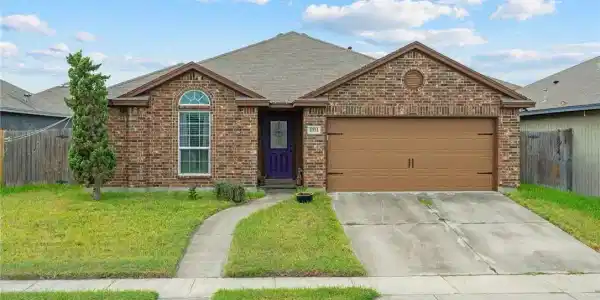 3933 Los Arroyos Drive