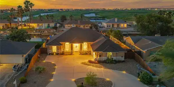 Image 2: Welcoming view of 14122 Atascadera Avenue!