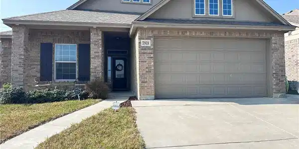 7921 Cattlemen Drive