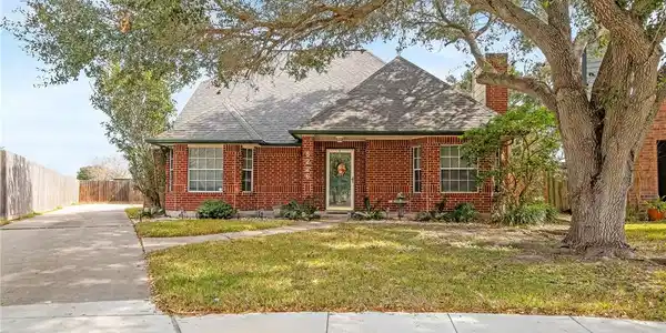 5226 Lethaby Drive