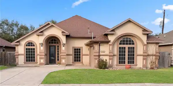 5814 Chamomile Court