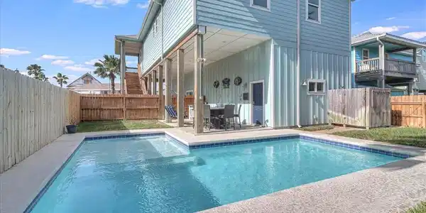 624 Dolphin